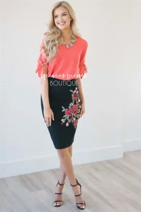 Black Rose Embroidered Pencil Skirt