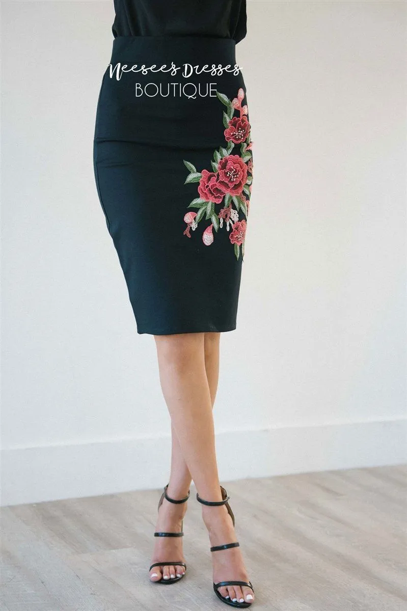 Black Rose Embroidered Pencil Skirt