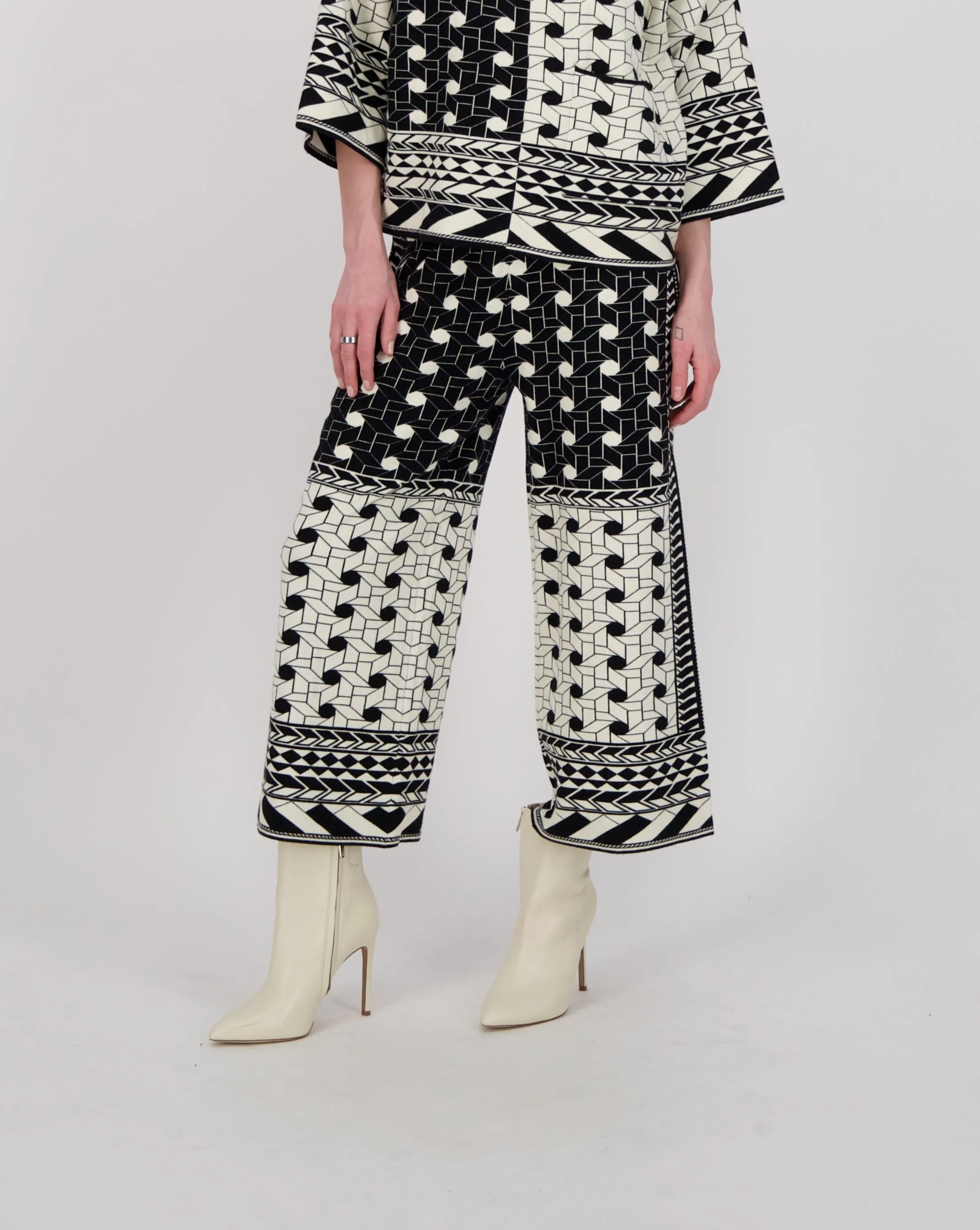 Mod Wide Leg Knit Pant